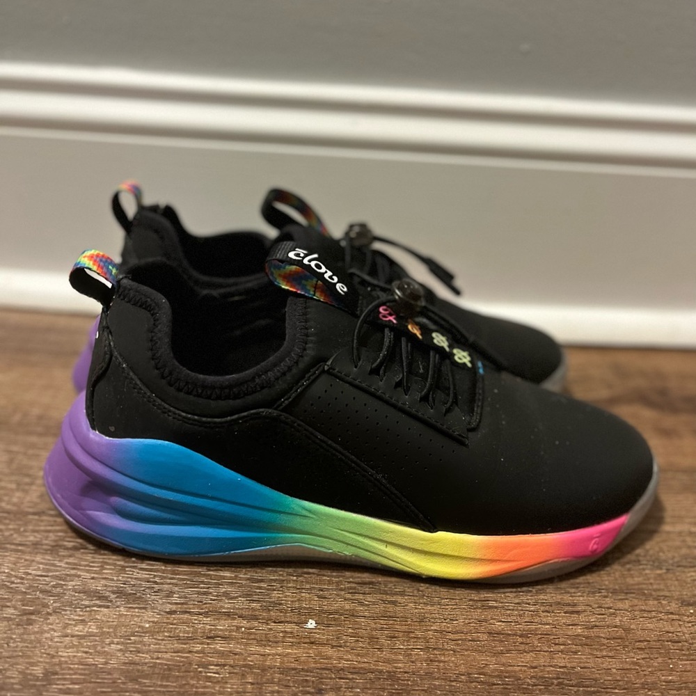 Women’s pride cloves